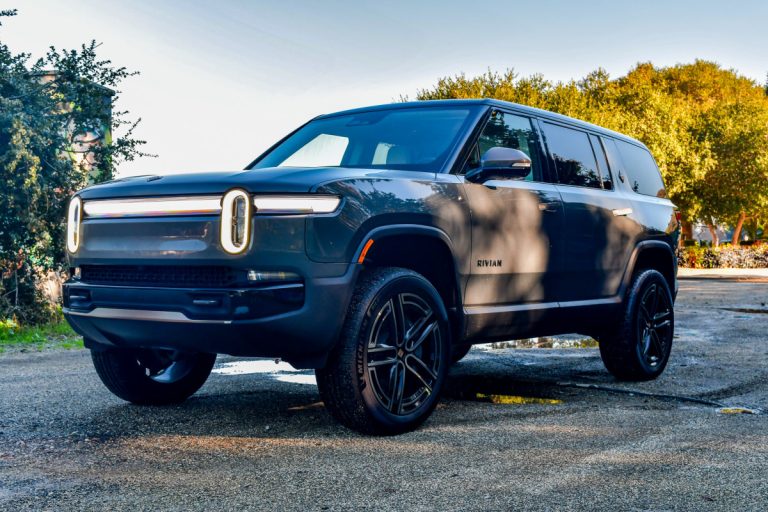 Rivian R1S Quad Motor 2026: a 4,490 SUV that impresses