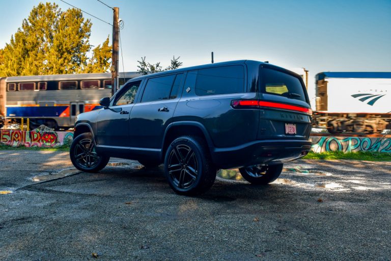 Rivian R1S Quad Motor: The electric odyssey in San Francisco Bay
