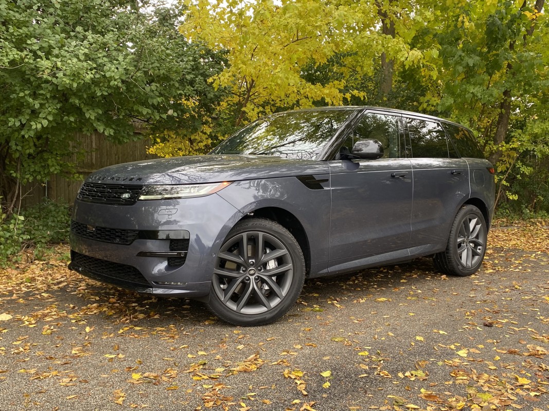 Range Rover Sport PHEV 2025: the electric that roars