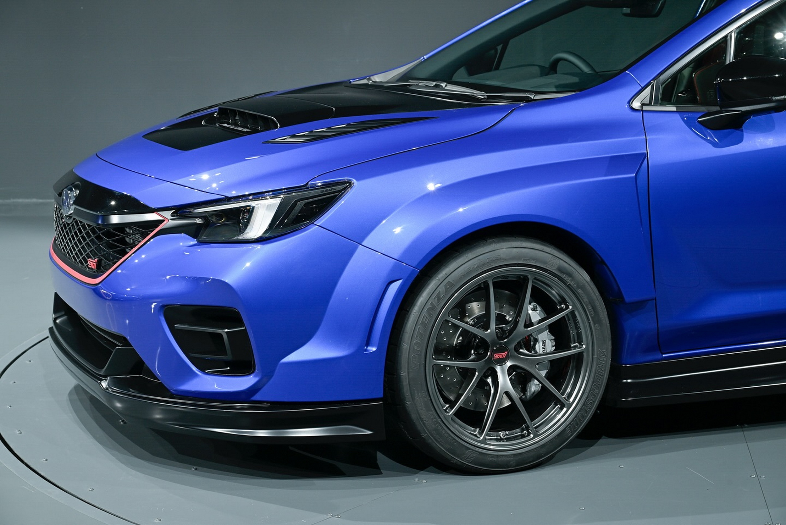 Subaru делает ставку на выбор: два концепта STI для неопределенного будущего