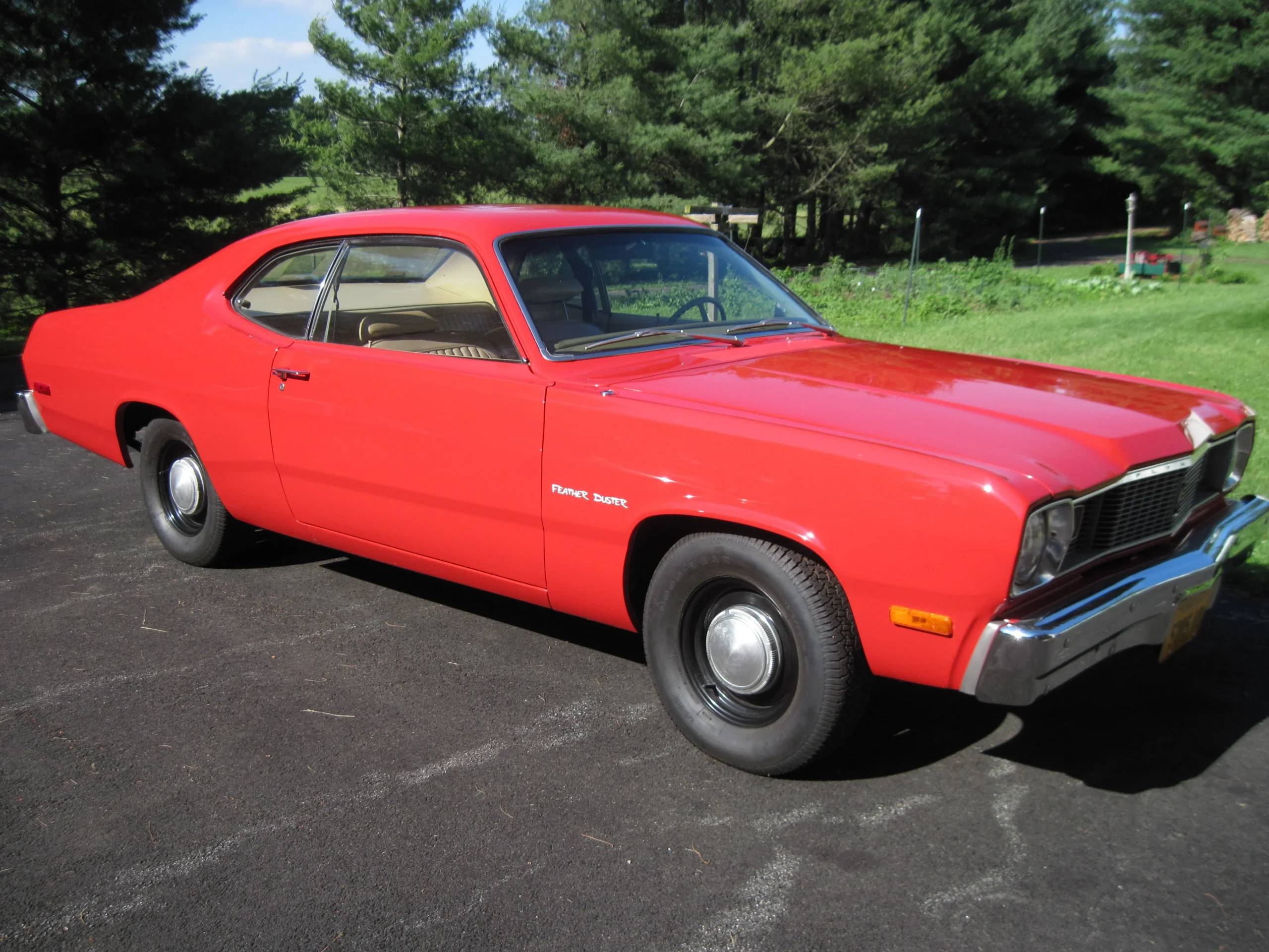 Plymouth Feather Duster 1976: lightness and economy in times of crisis