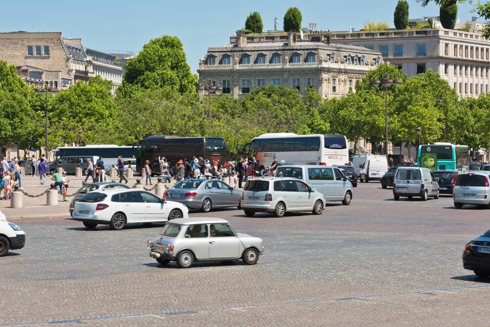 Low Emission Zones in Paris: A Grace Period for Crit’Air 3 Vehicles