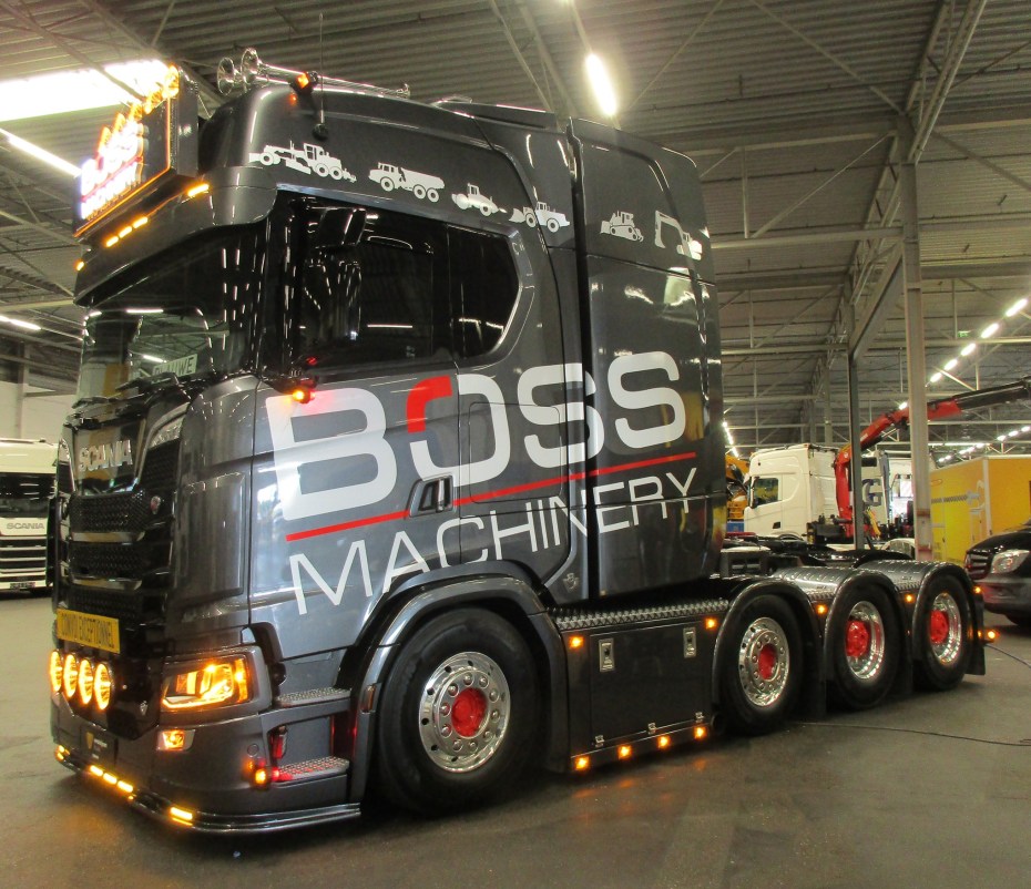 Scania 770S V8: The Road Monster at the Service of Boss Machinery