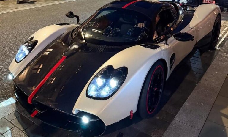 The Pagani Utopia in Cinque livery: a fascinating spectacle in London.