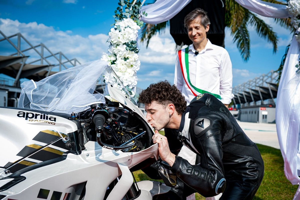 Aprilia confirms the extension of Marco Bezzecchi for two more seasons