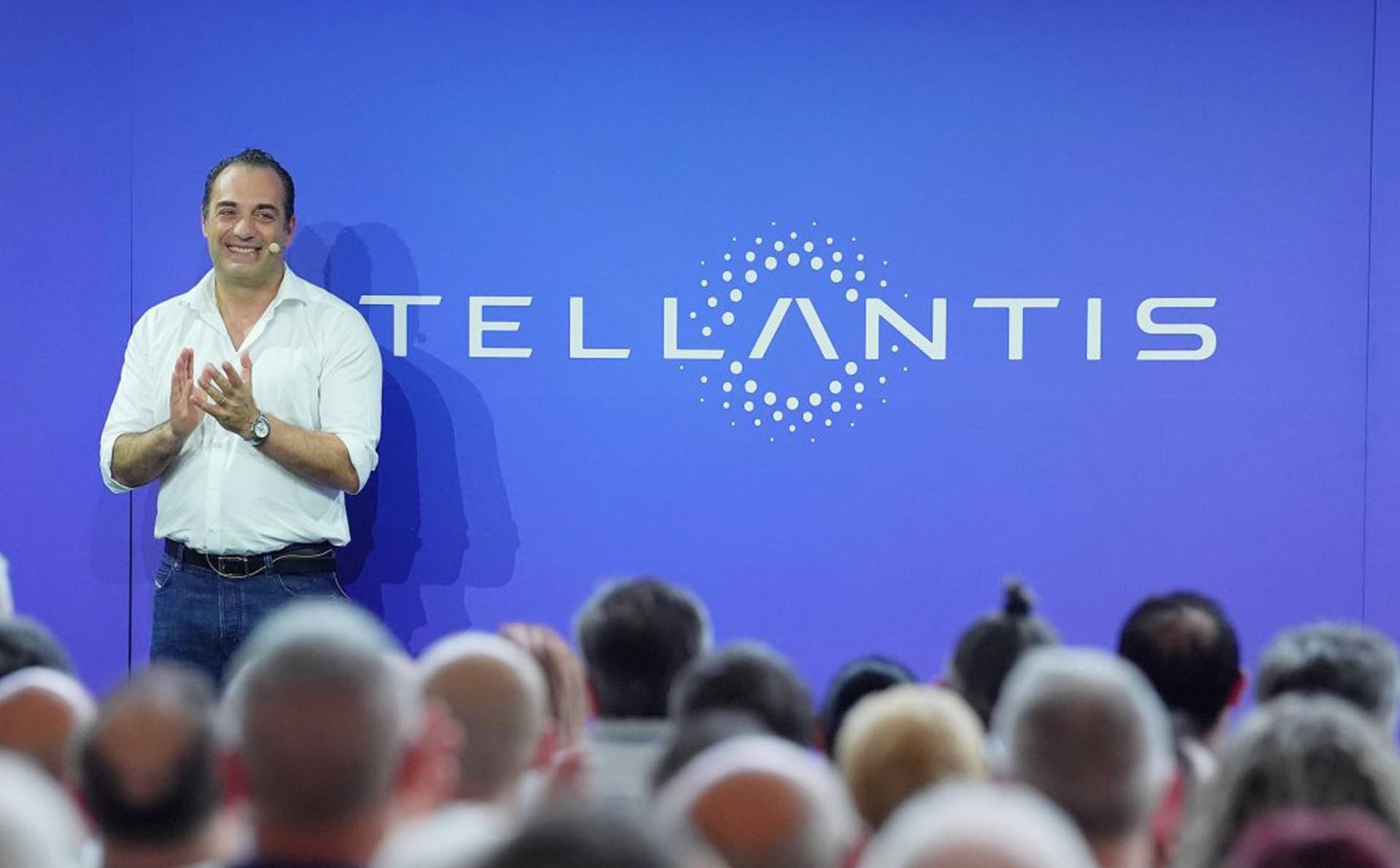 Stellantis: The bold return of Filosa to in-person work