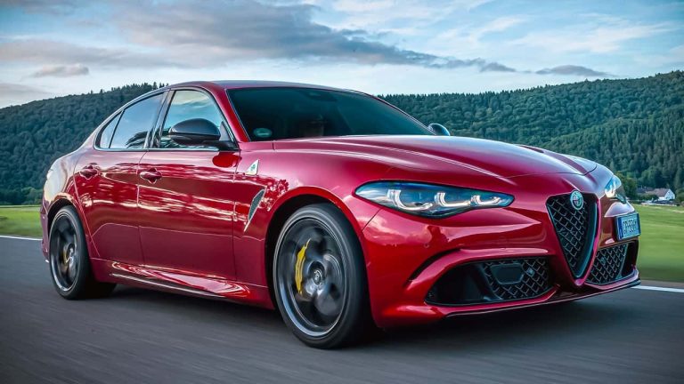 Alfa Romeo Giulia Quadrifoglio Oro: A Golden Tribute to German Passion