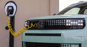 Balancing Aesthetics and Technology in Automotive Design to Enhance User E…