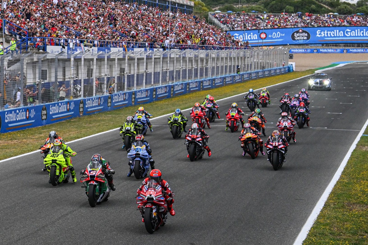 Bezzecchi incident revives MotoGP’s tear-off safety debate after Jerez…