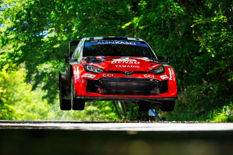 Solberg mounts pressure on Evans at Rally Japan, Ogier clings on