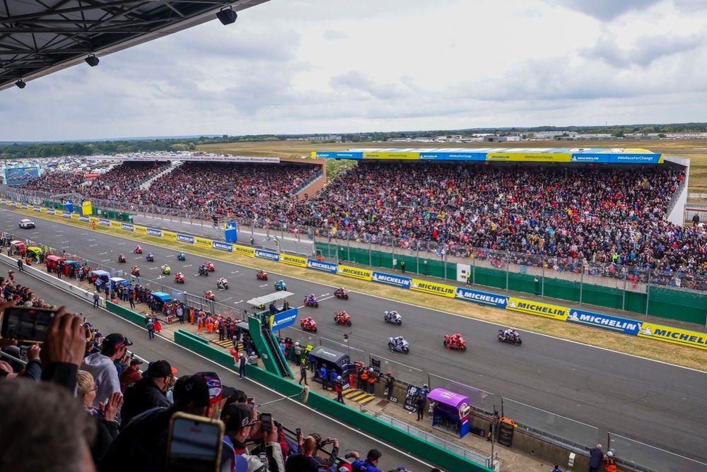 MotoGP ponders grid spacing and tech bans to boost rider safety image 2
