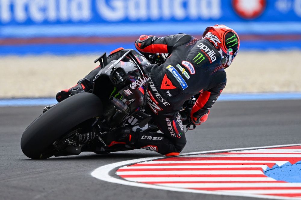 Bezzecchi salvages a podium in Hungary, but Aprilia struggles for grip image 2